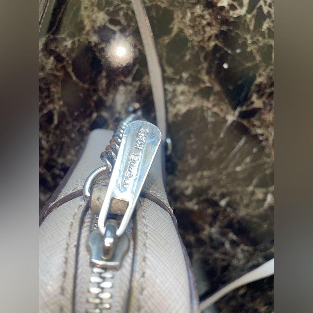 MICHAEL KORS Gray Crossbody Bag - Picture 6 of 10